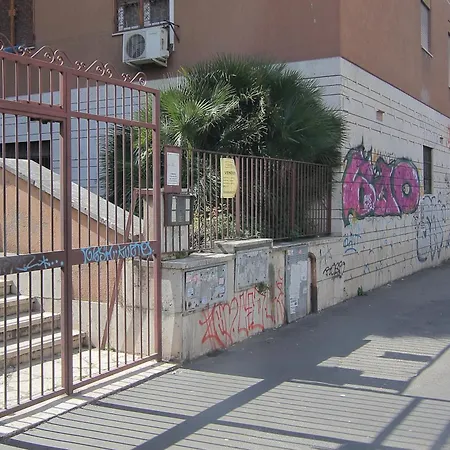 New Above Metro A Lucio Sestio